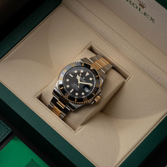 Rolex Submariner Negro y Dorado | Edición Limitada™